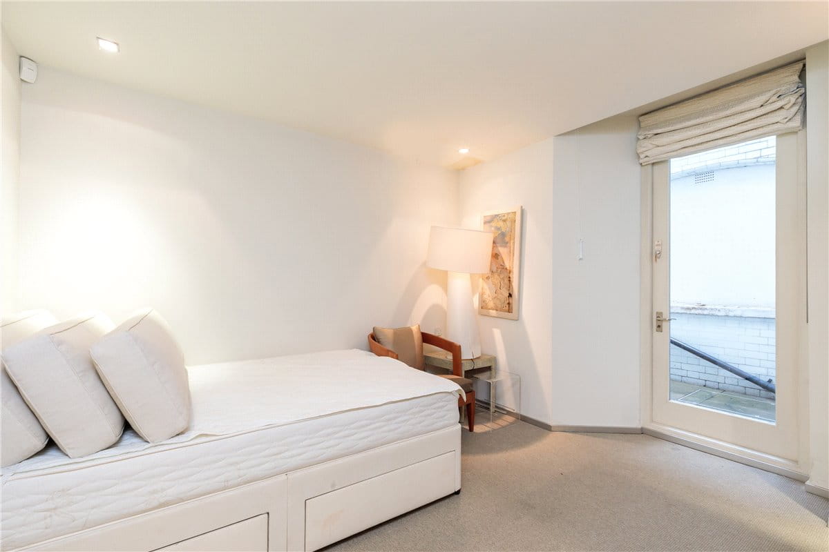 5 bedroom house, Montagu Square, London W1H - Available