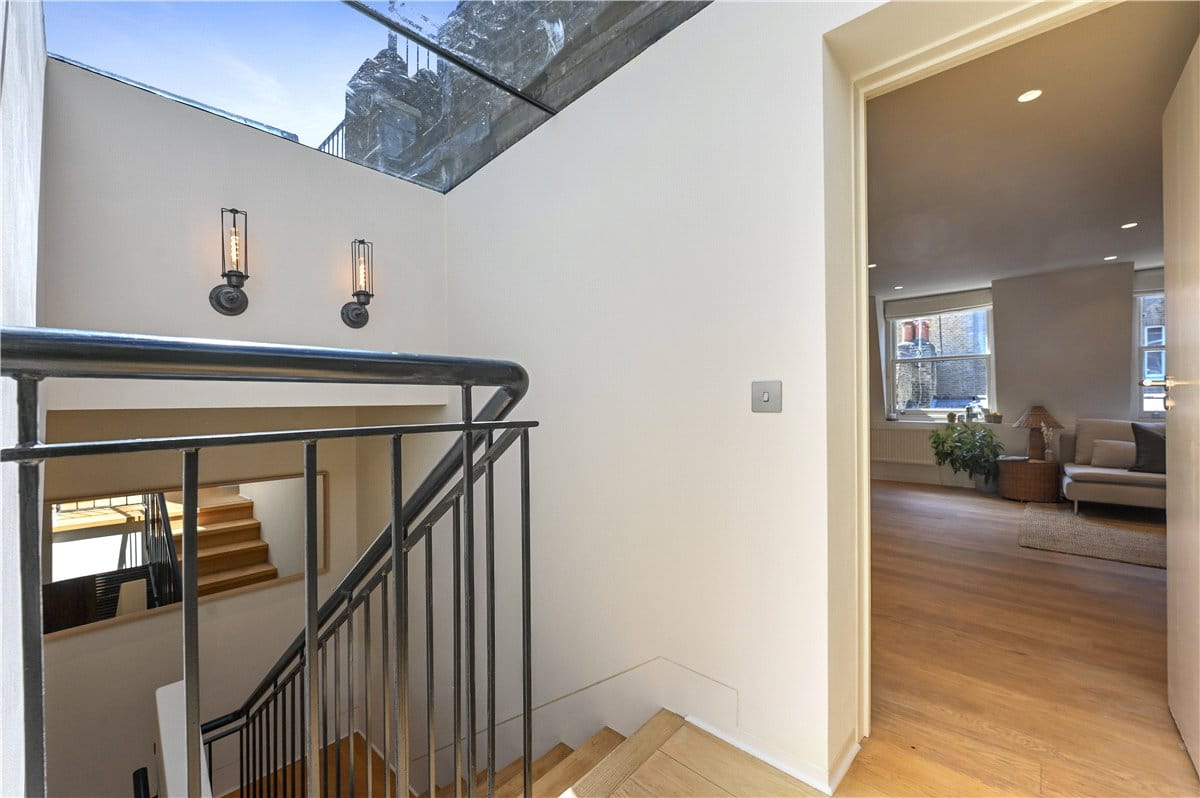 2 bedroom flat, Bingham Place, Marylebone W1U - Available