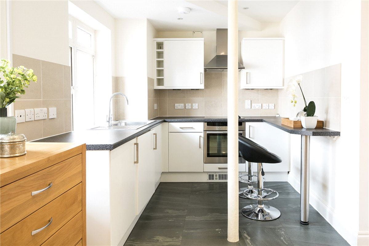  bedroom flat, Queen Anne Street, Marylebone W1G - Available