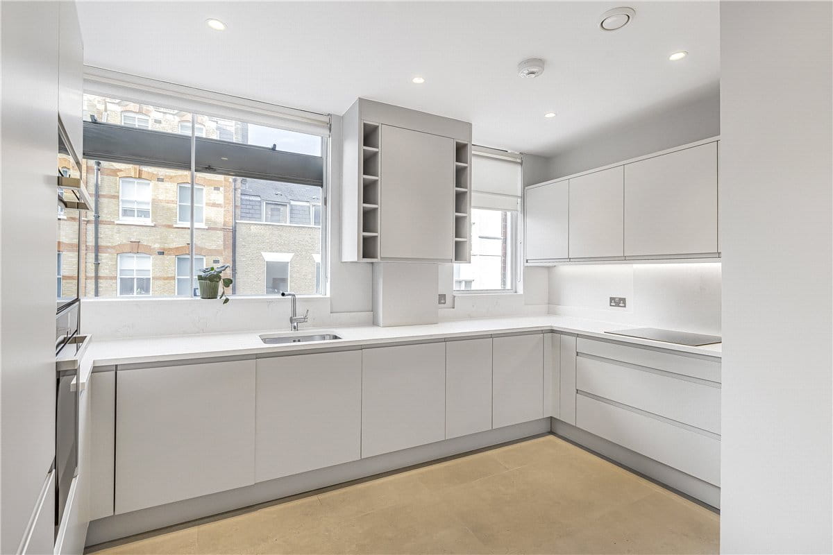 2 bedroom flat, New Cavendish Street, Marylebone W1G - Available