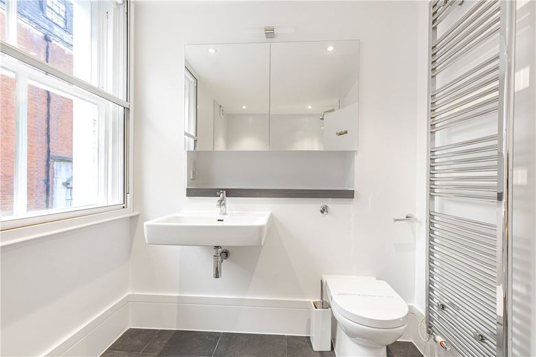 3 bedroom house, Welbeck Way, Marylebone W1G - Available