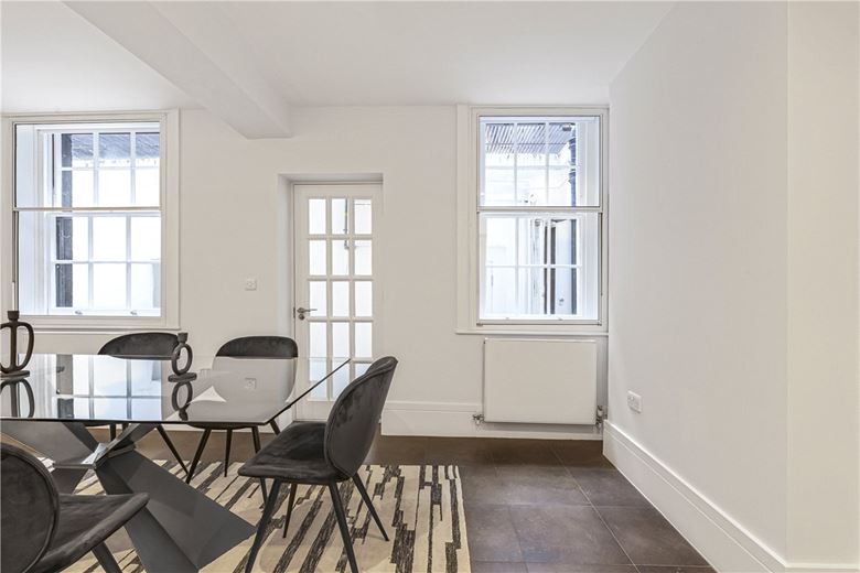 3 bedroom house, Welbeck Way, Marylebone W1G - Available