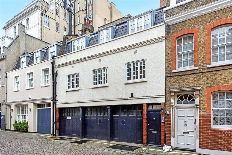 2 bedroom flat, Duchess Mews, Marylebone W1G - Available