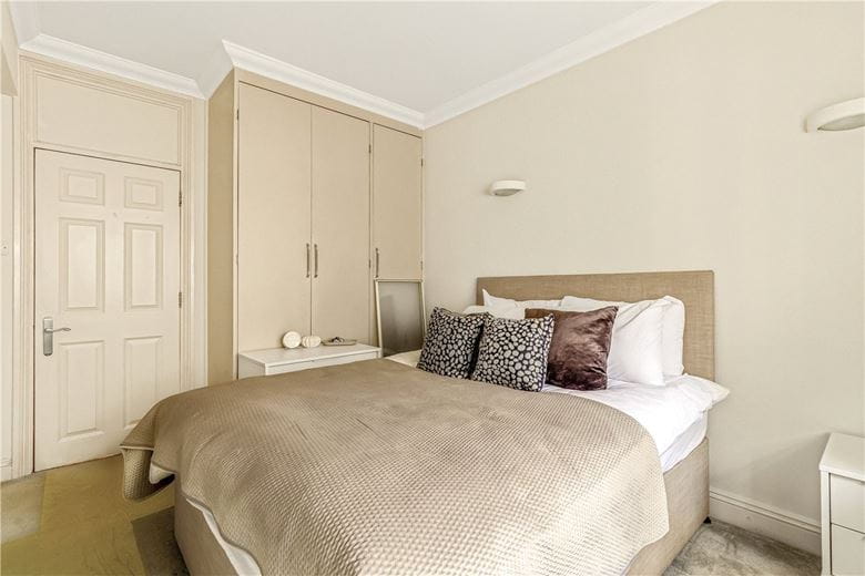 2 bedroom flat, Duchess Mews, Marylebone W1G - Available