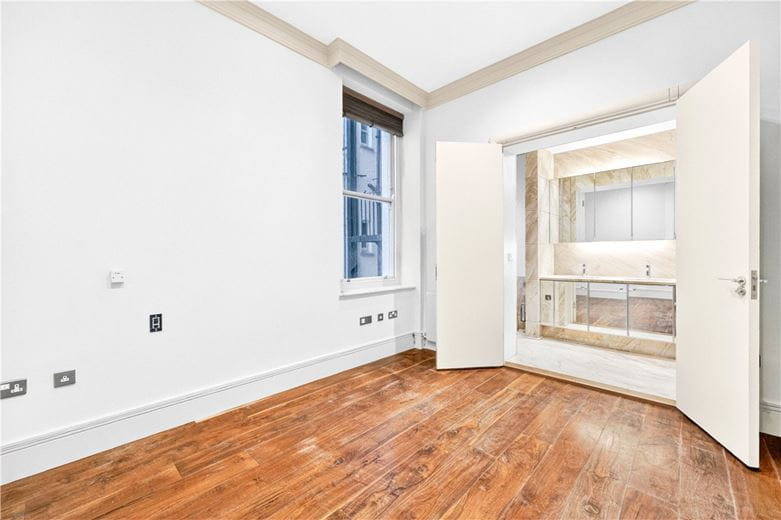 4 bedroom flat, Marylebone Road, Marylebone NW1 - Available