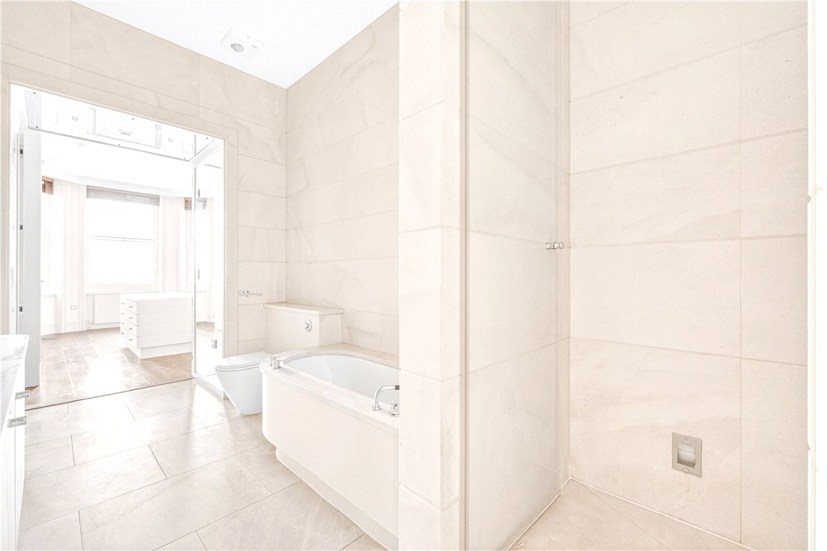 4 bedroom flat, Marylebone Road, Marylebone NW1 - Available