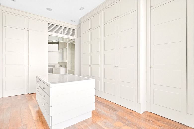 4 bedroom flat, Marylebone Road, Marylebone NW1 - Available