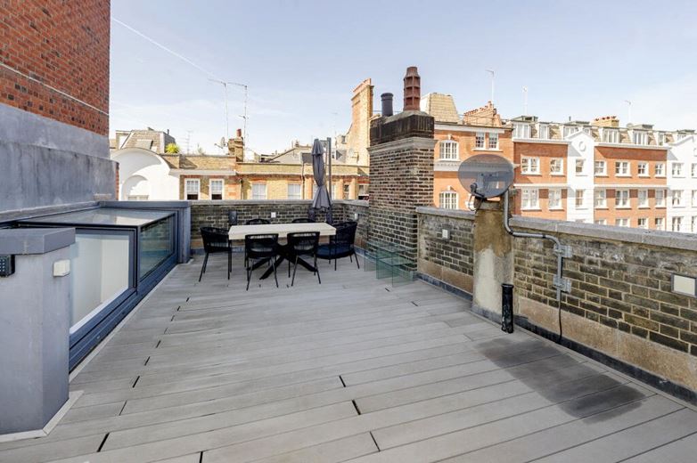 2 bedroom maisonette, Marylebone Street, London W1G - Available