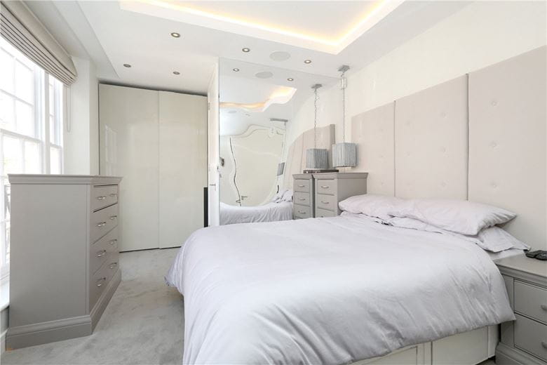 2 bedroom maisonette, Marylebone Street, London W1G - Available