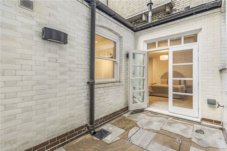 2 bedroom flat, Devonshire Street, Marylebone W1W - Available