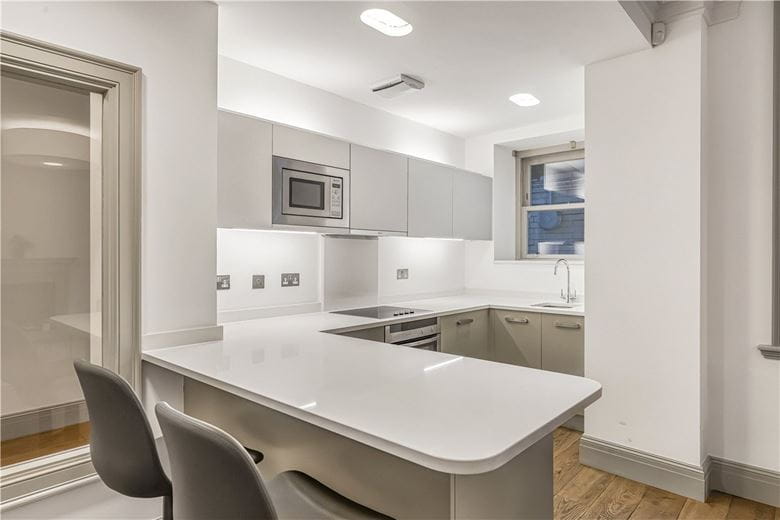 2 bedroom flat, Devonshire Street, Marylebone W1W - Available