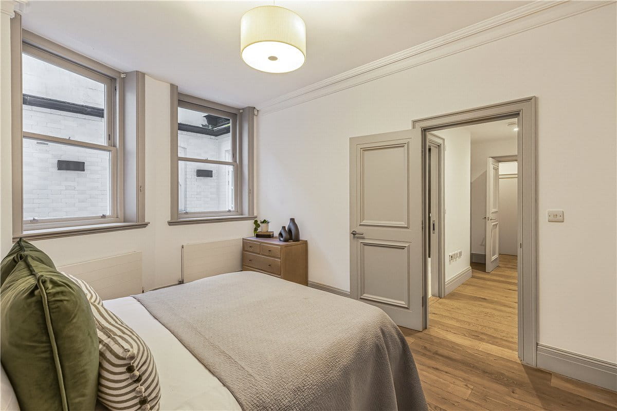 2 bedroom flat, Devonshire Street, Marylebone W1W - Available