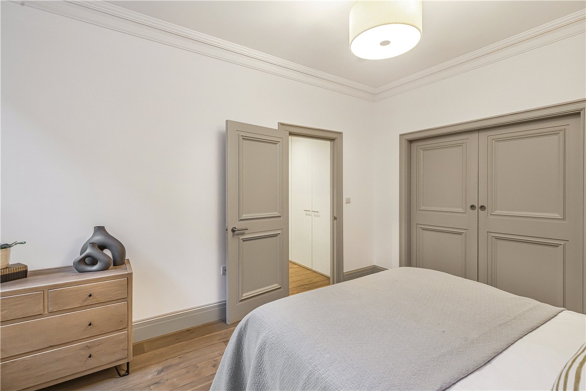 2 bedroom flat, Devonshire Street, Marylebone W1W - Available