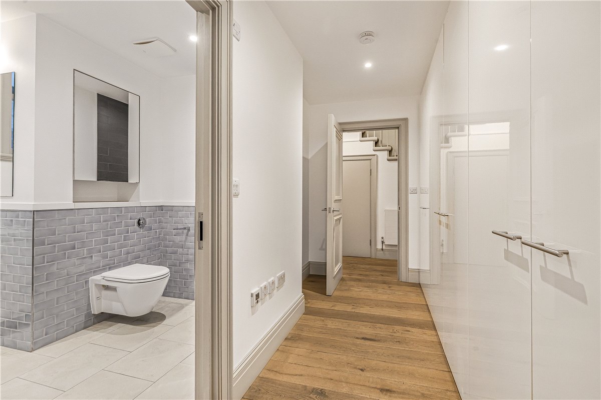 2 bedroom flat, Devonshire Street, Marylebone W1W - Available