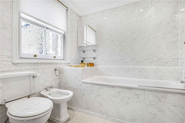 3 bedroom flat, Wimpole Street, Marylebone W1G - Available