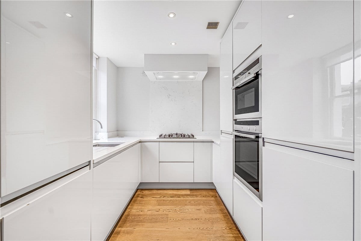 2 bedroom flat, Upper Wimpole Street, London W1G - Let Agreed