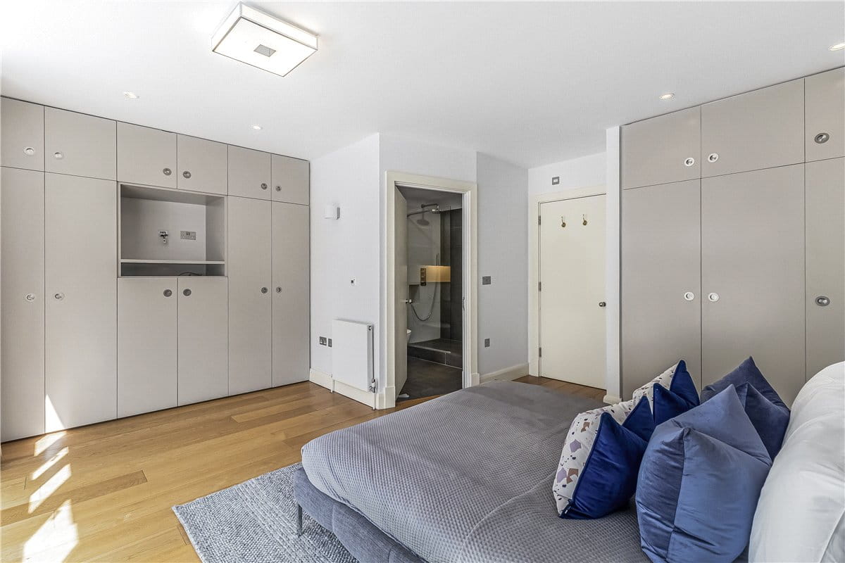 4 bedroom house, Cavendish Mews South, Marylebone W1W - Available