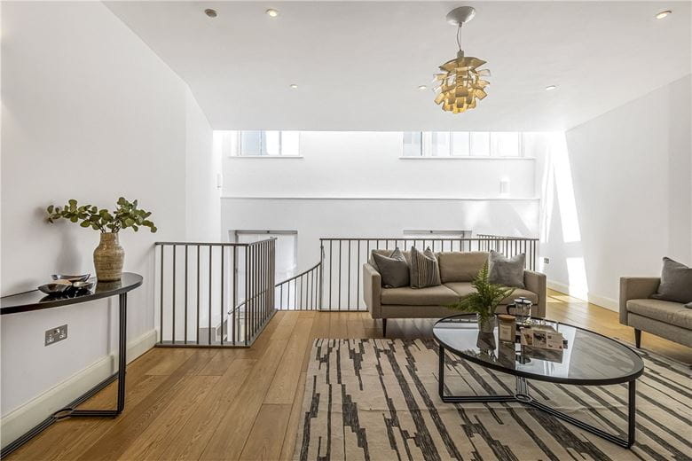 4 bedroom house, Cavendish Mews South, Marylebone W1W - Available