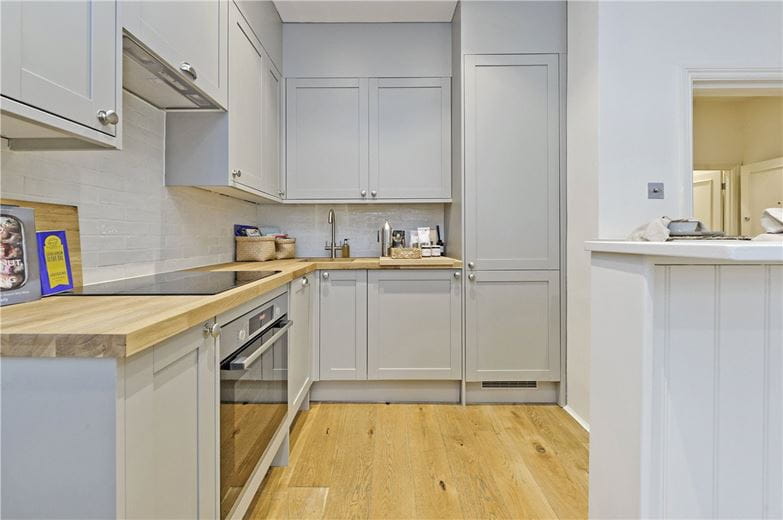 1 bedroom flat, Nottingham Place, London W1U - Available