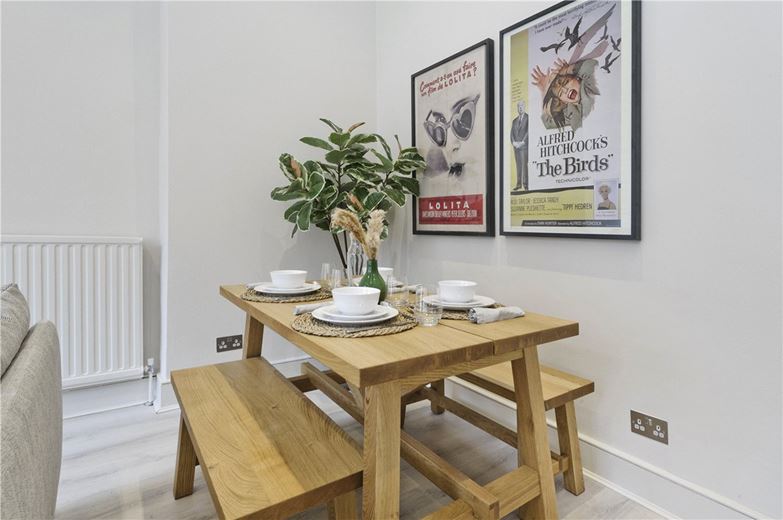 1 bedroom flat, Nottingham Place, London W1U - Available