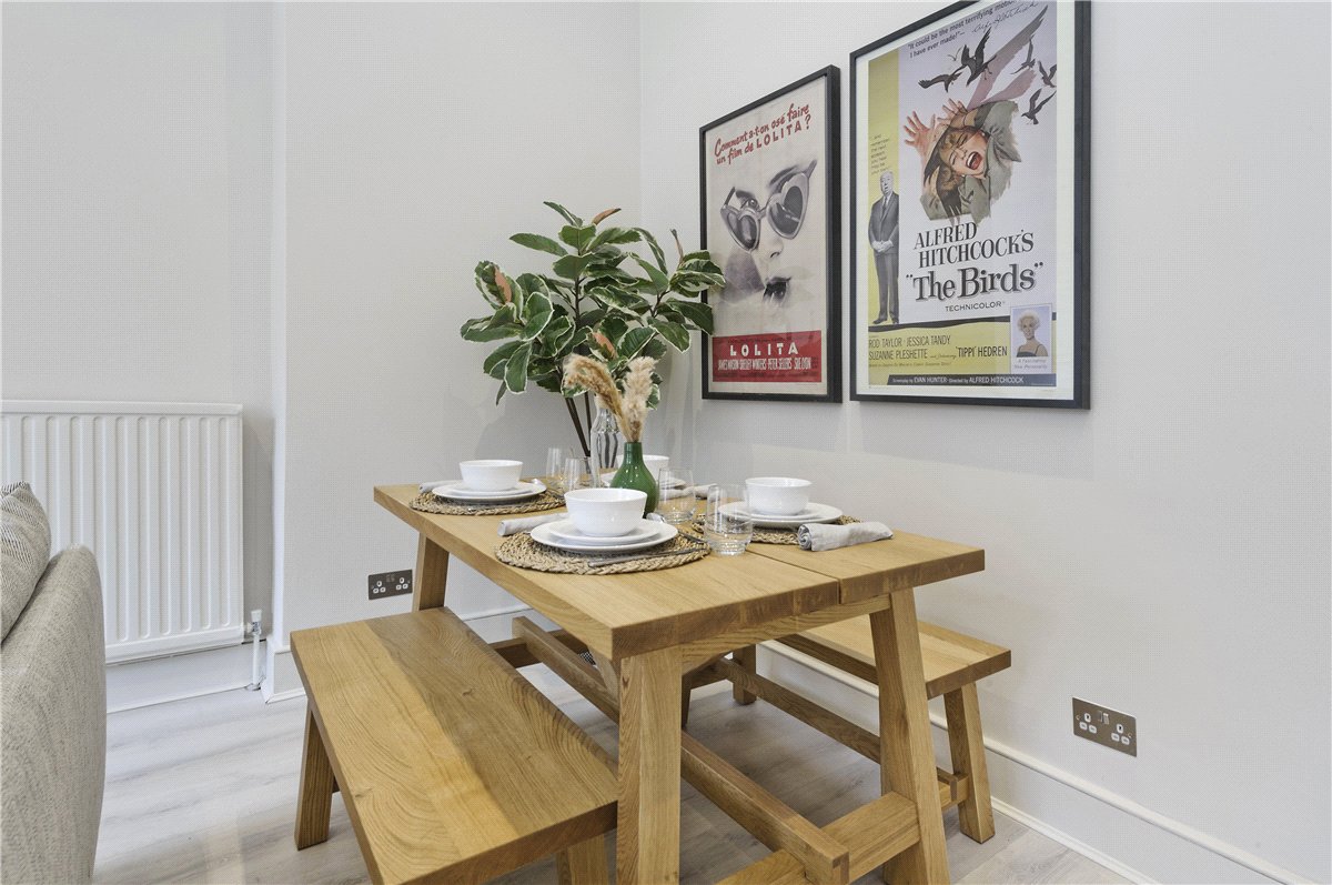 1 bedroom flat, Nottingham Place, London W1U - Available