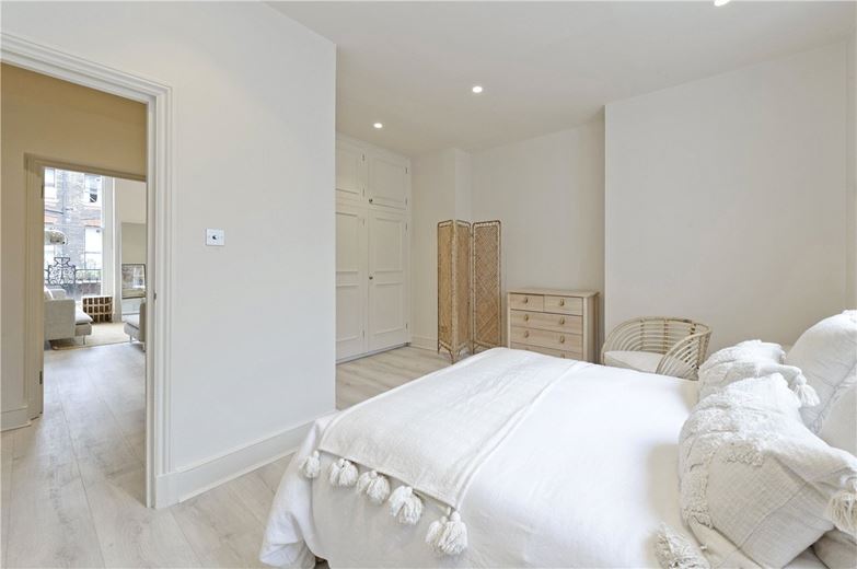 1 bedroom flat, Nottingham Place, London W1U - Available