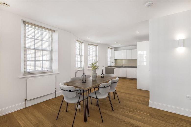 3 bedroom flat, Devonshire Street, Marylebone W1G - Available