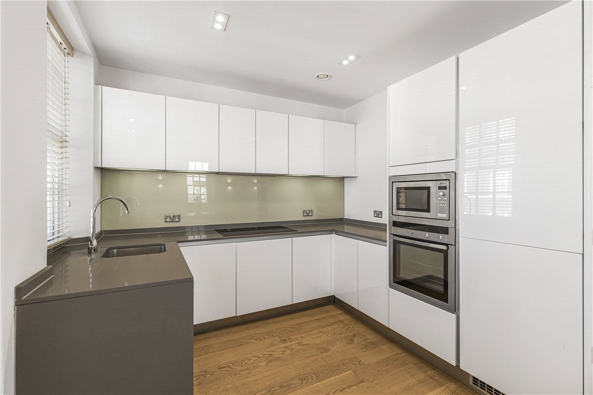 3 bedroom flat, Devonshire Street, Marylebone W1G - Available