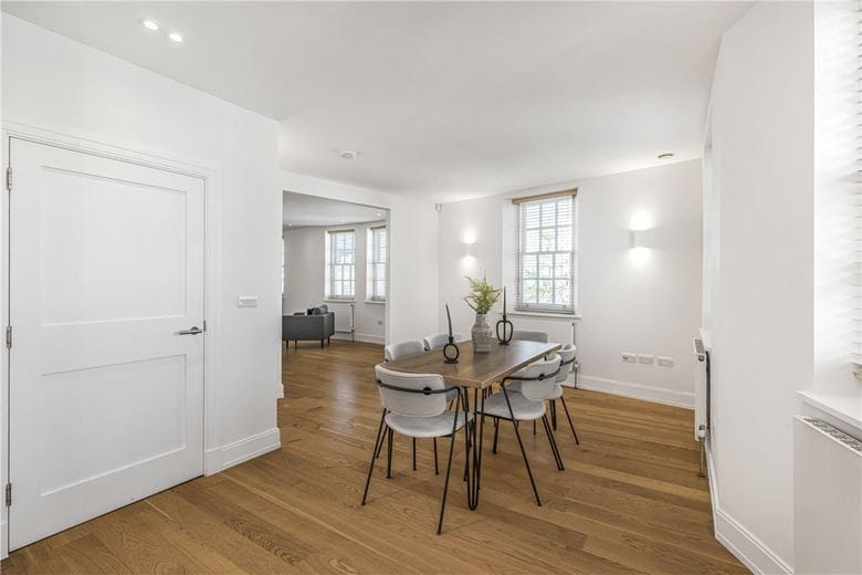 3 bedroom flat, Devonshire Street, Marylebone W1G - Available
