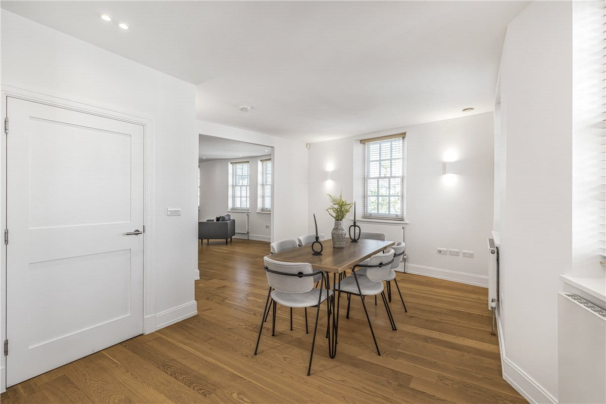 3 bedroom flat, Devonshire Street, Marylebone W1G - Available