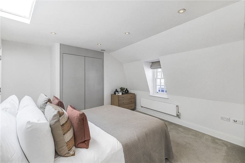 3 bedroom flat, Devonshire Street, Marylebone W1G - Available