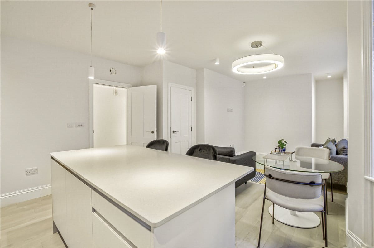2 bedroom flat, Welbeck Street, Marylebone W1G - Available