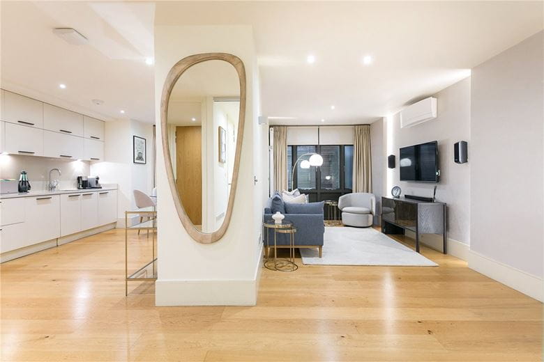 1 bedroom flat, Armitage Apartments, 228 Great Portland Street W1W - Let Agreed