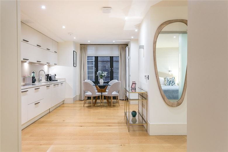 1 bedroom flat, Armitage Apartments, 228 Great Portland Street W1W - Let Agreed