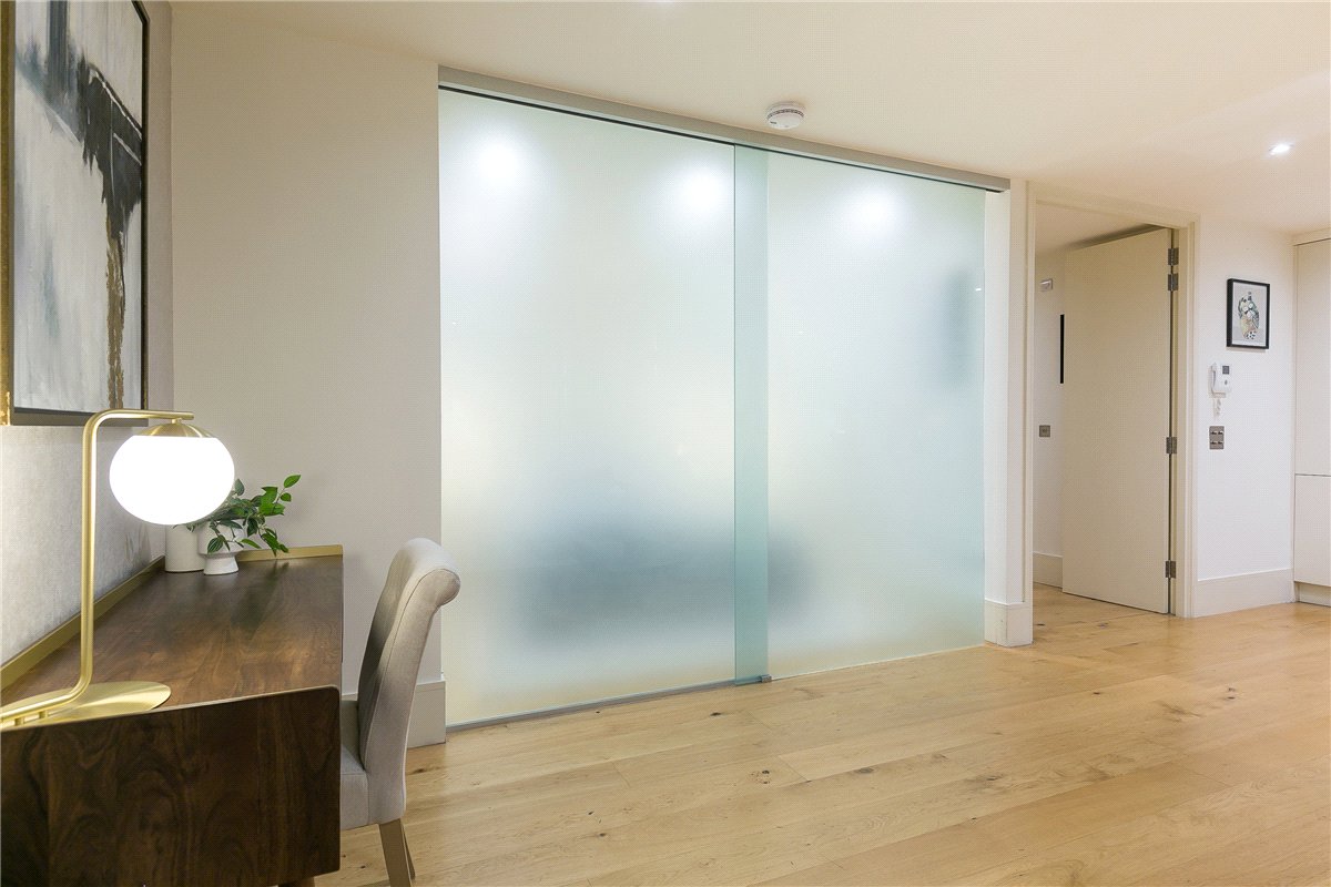 1 bedroom flat, Armitage Apartments, 228 Great Portland Street W1W - Let Agreed
