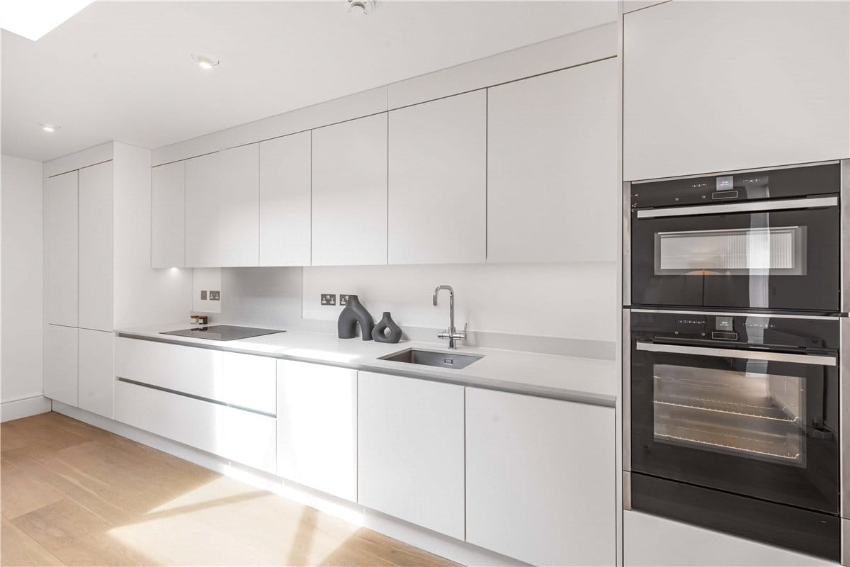 4 bedroom flat, Devonshire Place, Marylebone W1G - Available