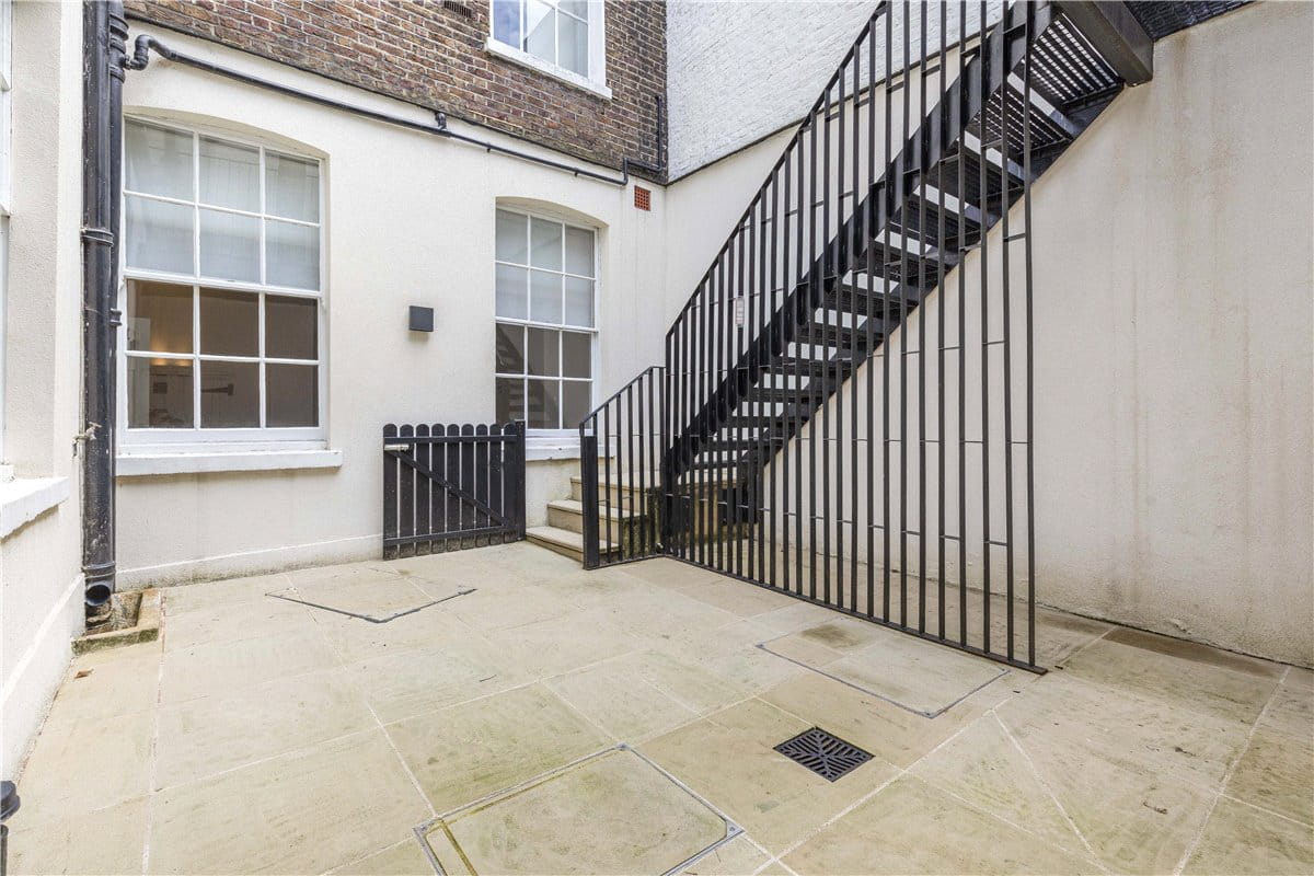 4 bedroom flat, Devonshire Place, Marylebone W1G - Available