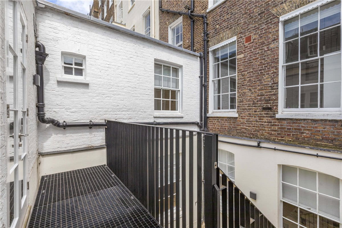 4 bedroom flat, Devonshire Place, Marylebone W1G - Available