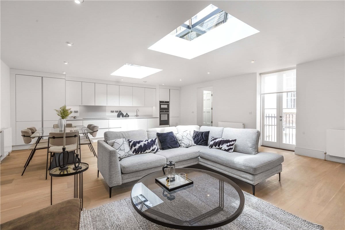 4 bedroom flat, Devonshire Place, Marylebone W1G - Available
