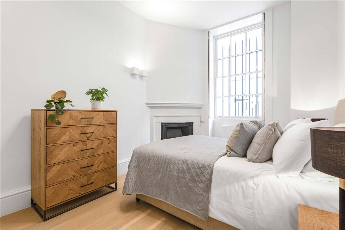 4 bedroom flat, Devonshire Place, Marylebone W1G - Available