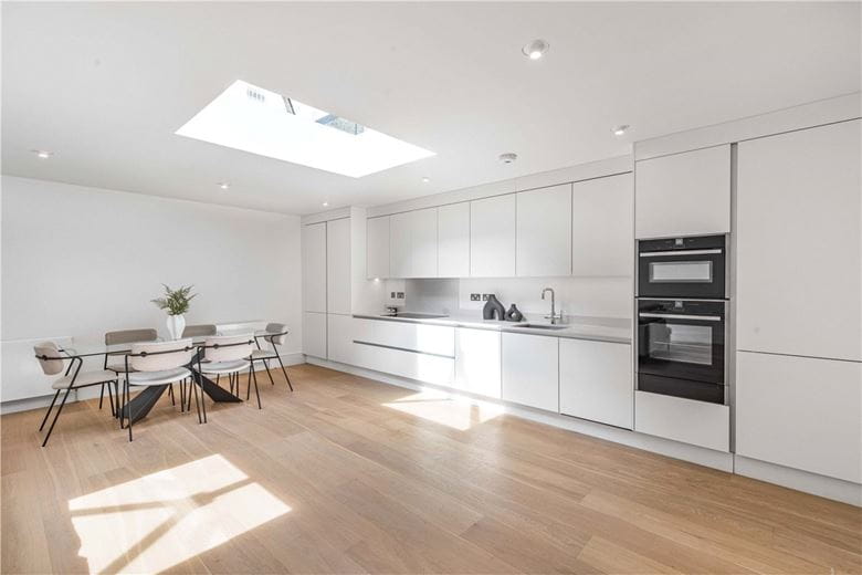 4 bedroom flat, Devonshire Place, Marylebone W1G - Available