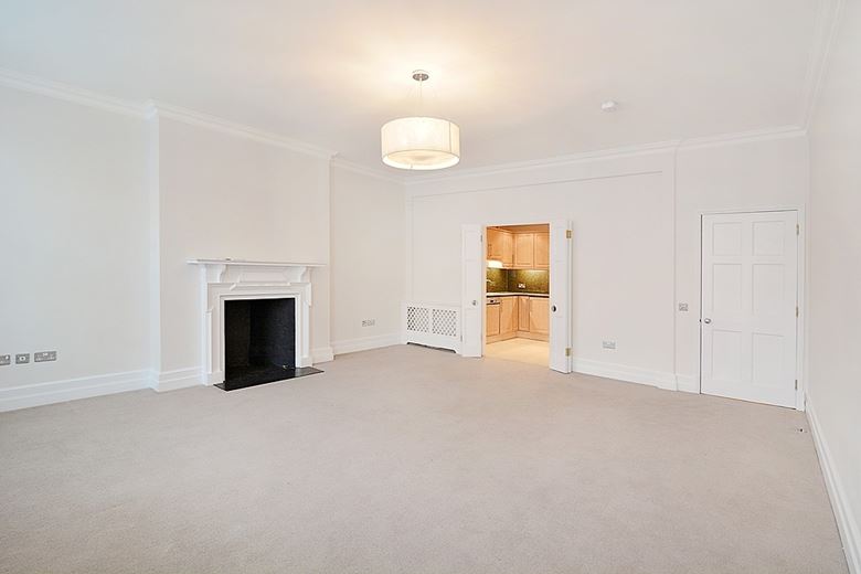 3 bedroom flat, Great Cumberland Place, Marylebone W1H - Available