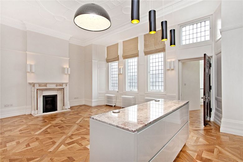 3 bedroom flat, Devonshire Place, Marylebone W1G - Available