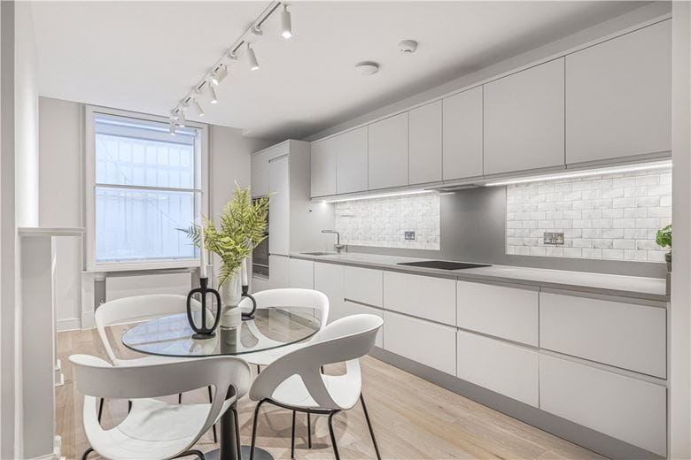 2 bedroom flat, Devonshire Street, Marylebone W1G - Available