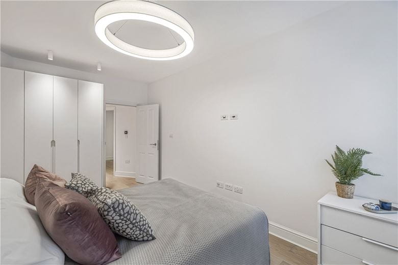 2 bedroom flat, Devonshire Street, Marylebone W1G - Available