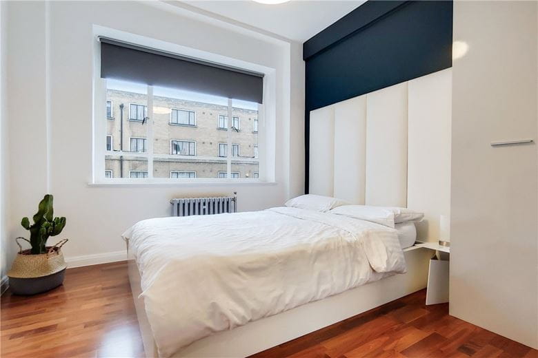 2 bedroom flat, Portland Place, Marylebone W1B - Available