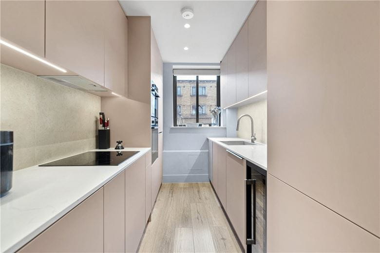 2 bedroom flat, Portland Place, Marylebone W1B - Available