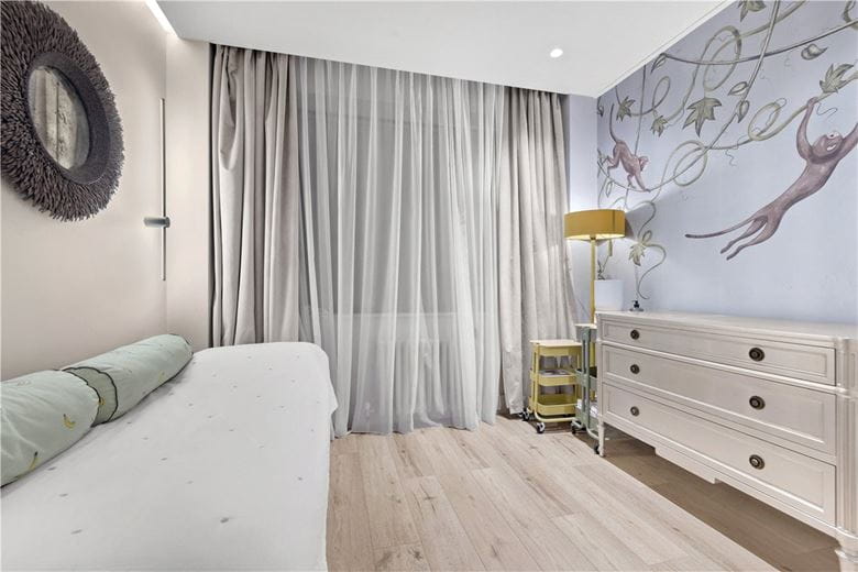 2 bedroom flat, Portland Place, Marylebone W1B - Available