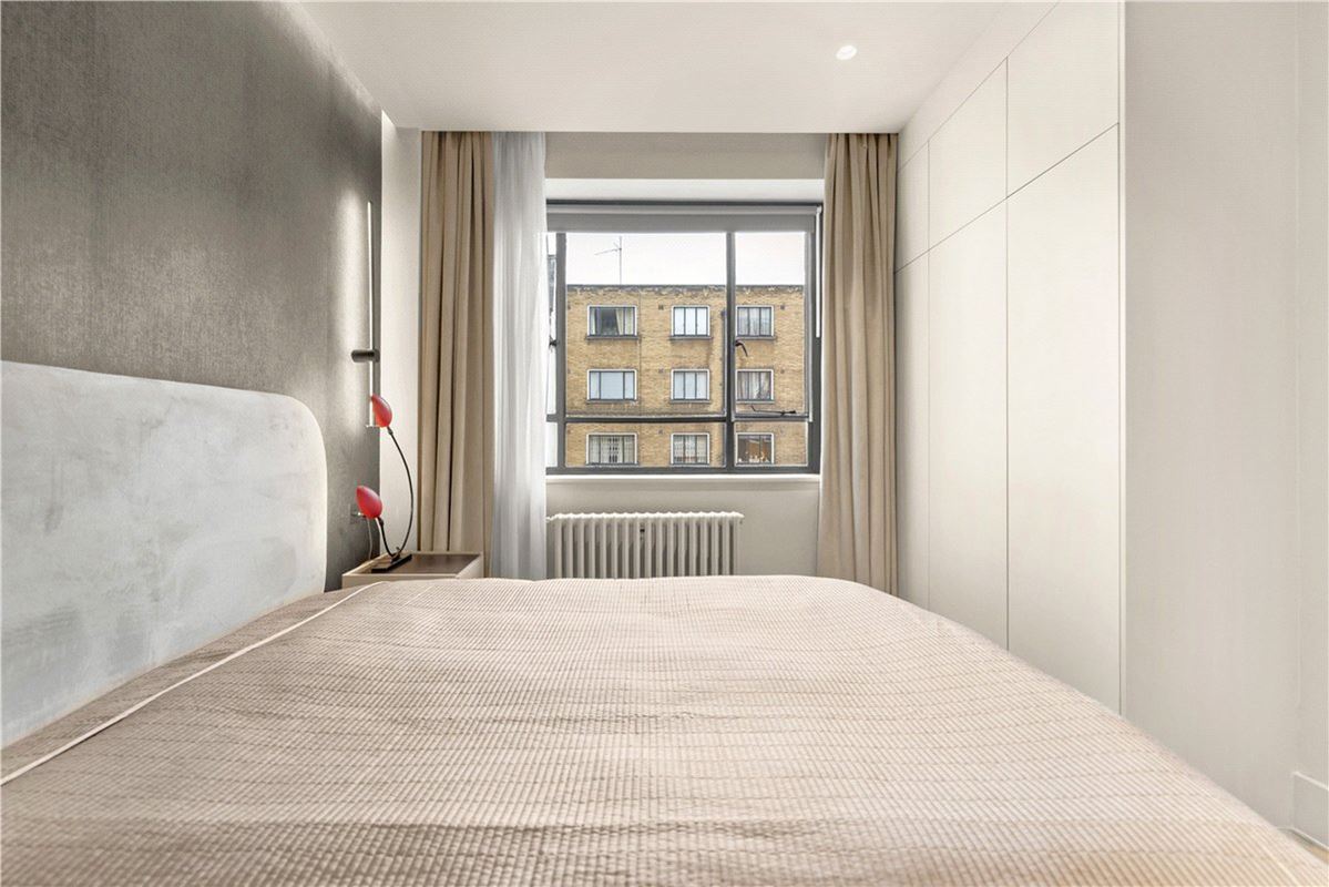 2 bedroom flat, Portland Place, Marylebone W1B - Available