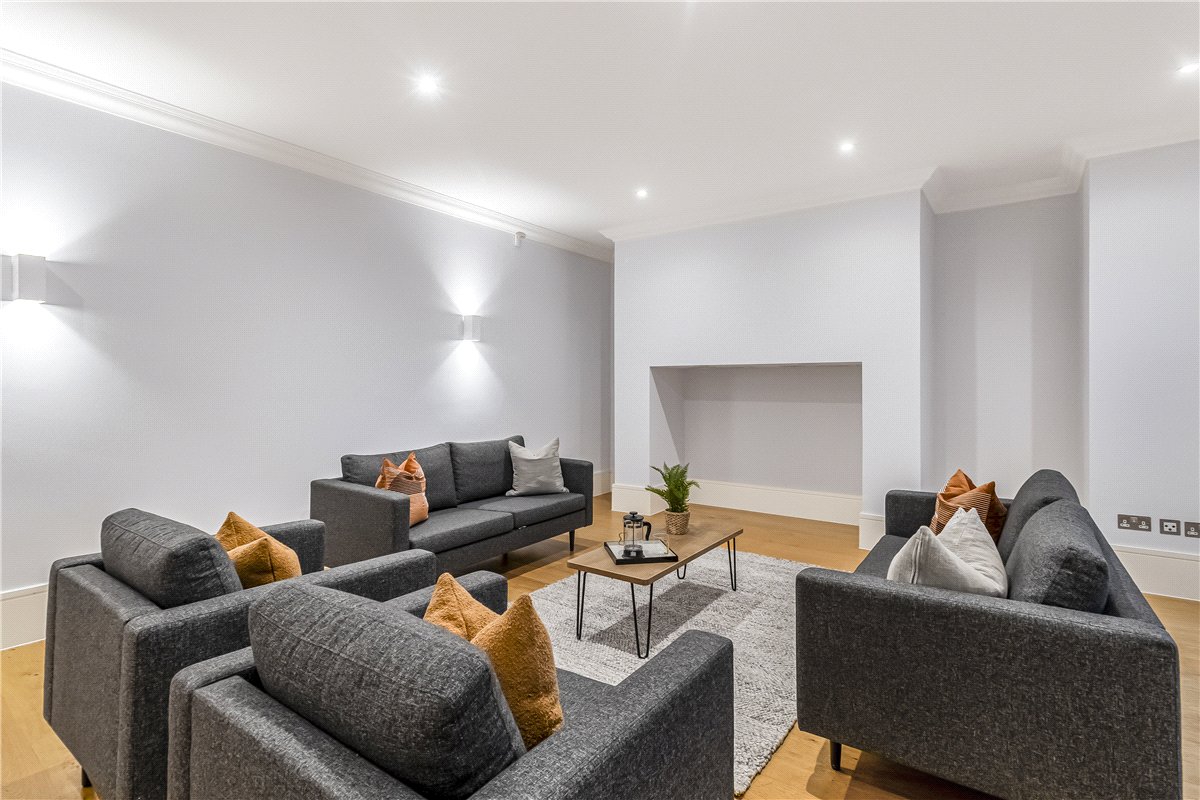 2 bedroom flat, Devonshire Place, Marylebone W1G - Available